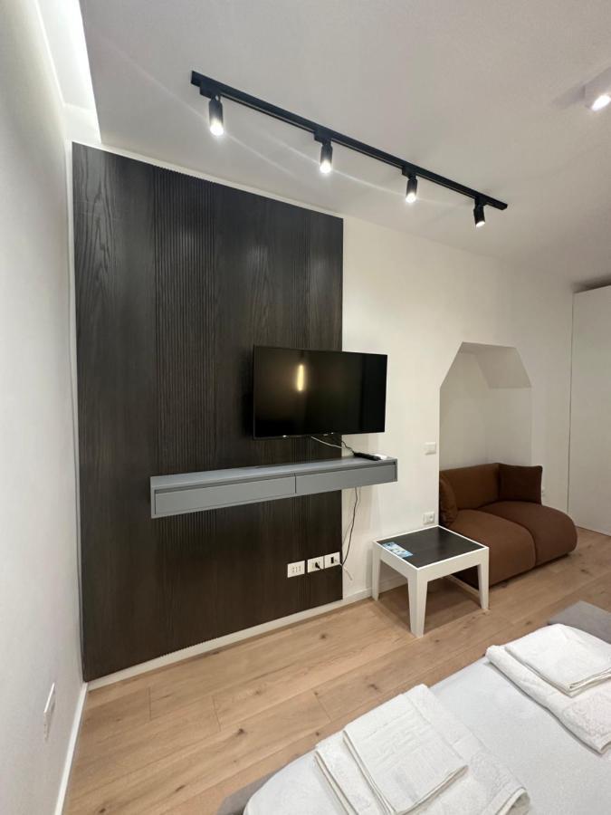 Britney'S Apartments Τίρανα Εξωτερικό φωτογραφία